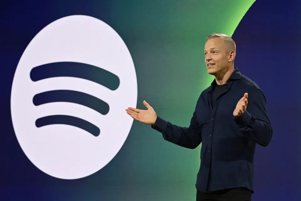 La inteligencia artificial entra al negocio musical y desata una nueva disputa entre plataformas y artistas