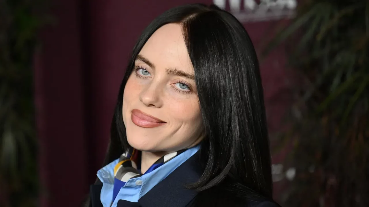 Billie Eilish conquista escenarios internacionales con una de las giras más exitosas del año